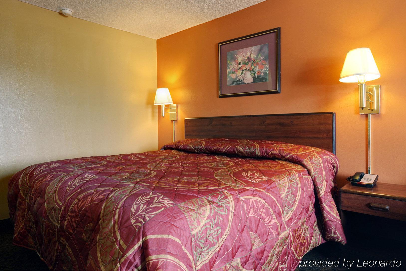 Americas Best Value Inn And Suites Greenwood Room photo